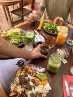 Jídlo v hotelu nebo okolí