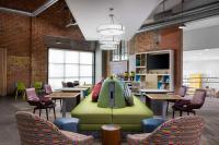 Home2 Suites By Hilton Phoenix Downtownにあるテレビまたはエンターテインメントセンター