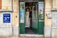 De façade/entree van BizStay Maurits