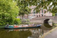 Uitzicht op een rivier vlak bij het appartement