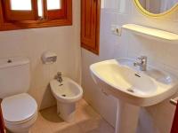 Koupelna v ubytování Casa Louise - Great Value 3 Bedroom House In Son Bou - Perfect For Families