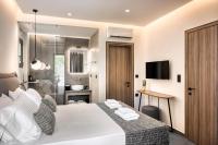 Posteľ alebo postele v izbe v ubytovaní Sensational Dubrovnik Villa Villa Filia 6 Bedrooms Overlooking Dubrovnik City Walls Old Town