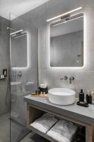 Kúpeľňa v ubytovaní Sensational Dubrovnik Villa Villa Filia 6 Bedrooms Overlooking Dubrovnik City Walls Old Town