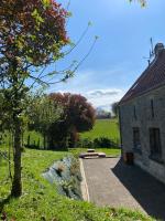 Vonkajšia záhrada v ubytovaní Gîte des Pommiers avec terrain de pétanque