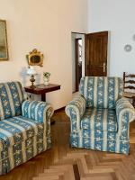A seating area at Palazzo 1500 Frescobaldi - Piano nobile x 5 - A Casa di Alfonso
