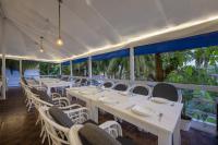 En restaurant eller et andet spisested på Echor La Blanca Resort Mandrem Goa