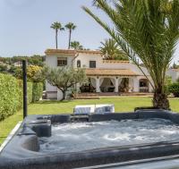 Zahrada ubytování Villa Enri Villa y Casita con Piscina y Jacuzzi