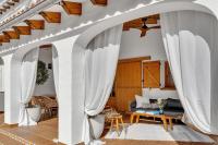 Posezení v ubytování Villa Enri Villa y Casita con Piscina y Jacuzzi