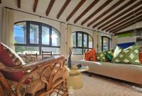 Posezení v ubytování Villa Enri Villa y Casita con Piscina y Jacuzzi