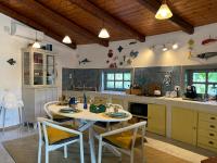 A kitchen or kitchenette at Villa Federica
