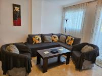 Posezení v ubytování 3 bedrooms with pool & parking, close to sea and Gibraltar