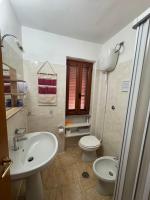 A bathroom at Il Vicolo Palinuro