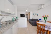Kuchyň nebo kuchyňský kout v ubytování Studio RELAX playa del Cura, Felix Rodriguez 3