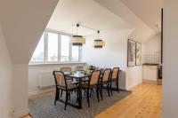 Půdorys ubytování Bright 3BR Apartment with Balcony and Amazing Lake View