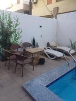 Bazén v ubytování Tara Apartments nebo v jeho okolí