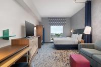 Home2 Suites By Hilton Houston Downtown Convention Centerにあるベッド