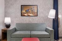 Home2 Suites By Hilton Houston Downtown Convention Centerにあるシーティングエリア