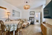 Część wypoczynkowa w obiekcie FERSEN Superb Mediterranean style apartment in heart of Old Antibes