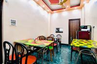 Kuchyň nebo kuchyňský kout v ubytování HOTEL KANAN INN