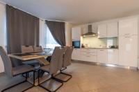 Kuchnia lub aneks kuchenny w obiekcie Apartments LIMIA