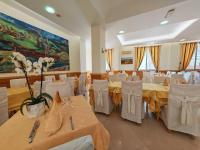 Restaurace v ubytování Hotel Pace