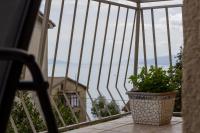 Balkón alebo terasa v ubytovaní Sea View Apartment Lighthouse With 170Mbps WiFi And Sunny Balcony