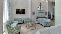Amazing 1br ocean view condo ! Laketown 1316にあるシーティングエリア