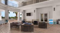 Amazing 1br ocean view condo ! Laketown 1316にあるシーティングエリア