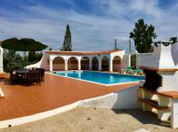 Bazén v ubytování Luxury Algarve Villa 4 Bedrooms Casa Do Luar Mágico Sea Views Perfect For Families Carvoeiro nebo v jeho okolí