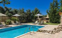 Bazén v ubytovaní Exclusive Crete Villa Villa Citrus 3 Bedroom Private Pool Rethymnon alebo v jeho blízkosti