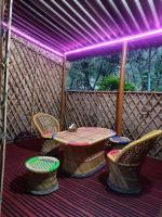 Imagine din galeria proprietății Hotel Nature's Nest #Free Wifi# Luxury rooms with Outstanding nature view# Free Parking în Nainital