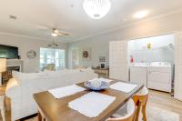 Küche&#47;Küchenzeile in der Unterkunft Less Than 2 Mi to Beach Savannah Shores Resort Condo!