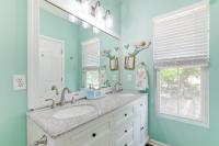 Ein Badezimmer in der Unterkunft Less Than 2 Mi to Beach Savannah Shores Resort Condo!