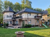 Vonkajšia záhrada v ubytovaní Villa Letícia Siófok