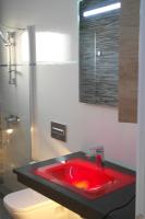 A bathroom at Villa Royale Trespalomas