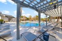 Der Swimmingpool an oder in der Nähe von Fairways 228 &quot;Bluegrass Bungalow&quot;