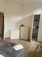 Posteľ alebo postele v izbe v ubytovaní 555 Apartments BCN