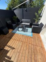 Część wypoczynkowa w obiekcie Logement avec terrasse,4 pers, parking