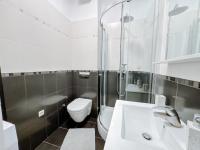 Kúpeľňa v ubytovaní AstraMaris Znjan - Deluxe beach suite with hot tub