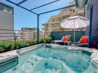 Bazén v ubytovaní AstraMaris Znjan - Deluxe beach suite with hot tub alebo v jeho blízkosti