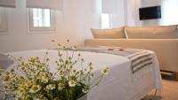 Posteľ alebo postele v izbe v ubytovaní Aristotelia Gi Ikies - Olympiada Poolside Retreats