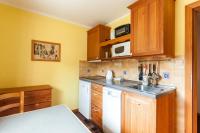 Kuchnia lub aneks kuchenny w obiekcie Haus Wildbach - Baranek Resorts