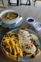 Jídlo v hotelu nebo okolí