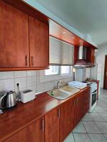Kuchyňa alebo kuchynka v ubytovaní Roses RT apartments Skioni III