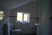 Koupelna v ubytování Ardrinane House