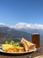 Una imagen general de la montaña o una montaña tomada desde el hotel