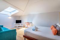 Residhotel Vieux Portにあるテレビまたはエンターテインメントセンター
