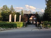 Výhľad na hory alebo výhľad na hory priamo z of the bed and breakfast