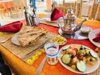 Φαγητό σε αυτό το διαμέρισμα ή κάπου εκεί κοντά