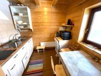 A kitchen or kitchenette at Chata Drevenica Orava